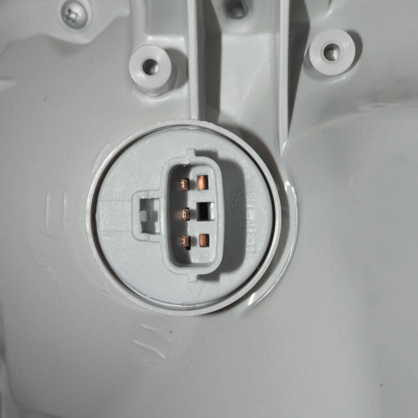 Brock Replacement Passengers Headlight Lens with Chrome Bezel Compatible with Tacoma PickupTruck 81110-04180