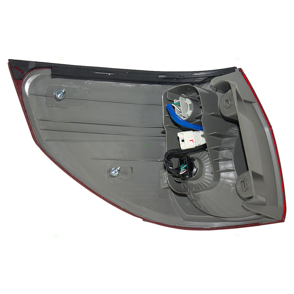 Brock Replacement Passengers Taillight Quarter Panel Mounted Tail Lamp Compatible with 06-10 Van 81550AE020