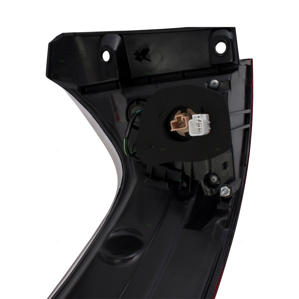 Brock Replacement Passenger Tail Light Quarter Mounted Compatible with 2015-2019 Toyota Sienna EXCEPT SE