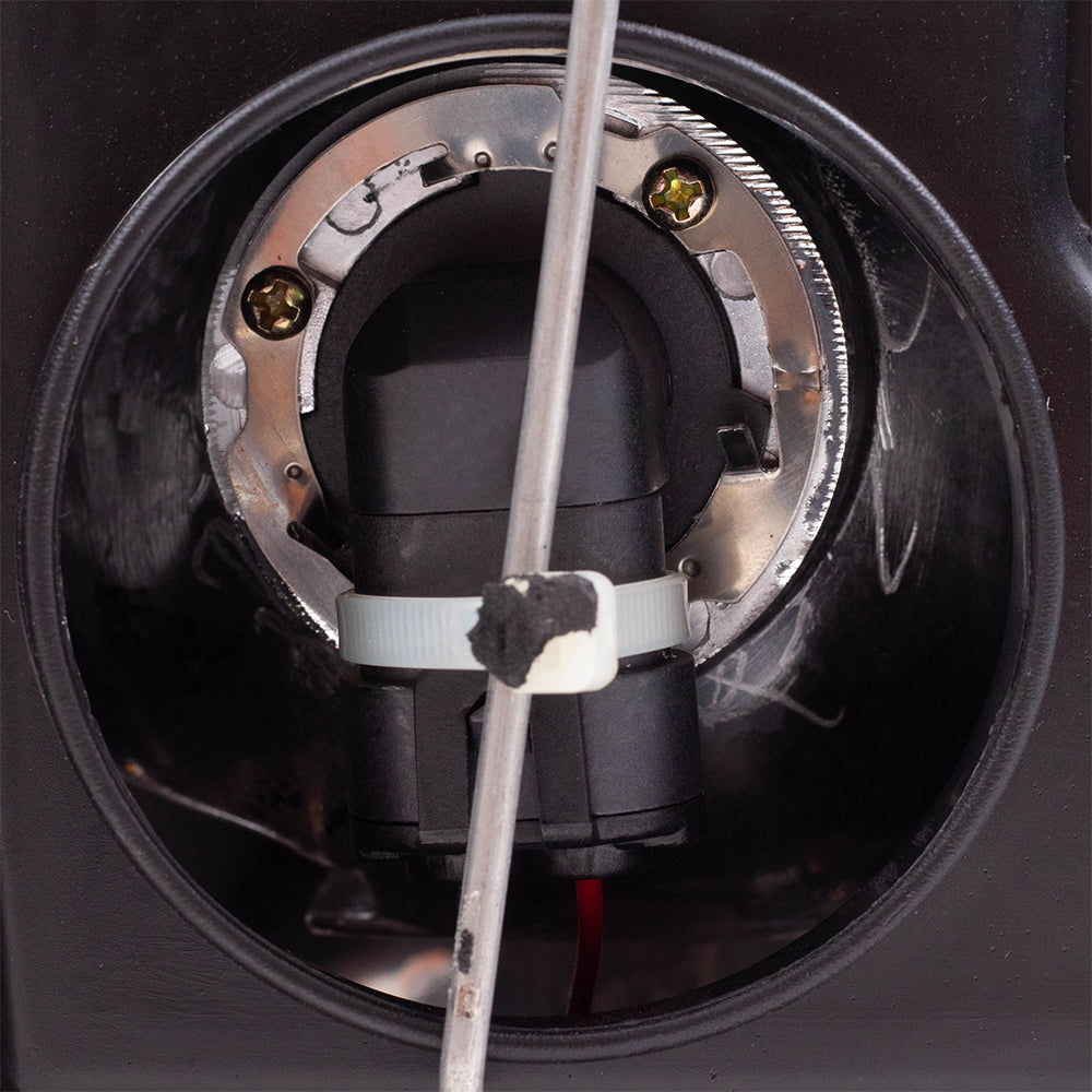 Brock Replacement Driver Headlight Compatible with 2002-2009 Envoy 15866071