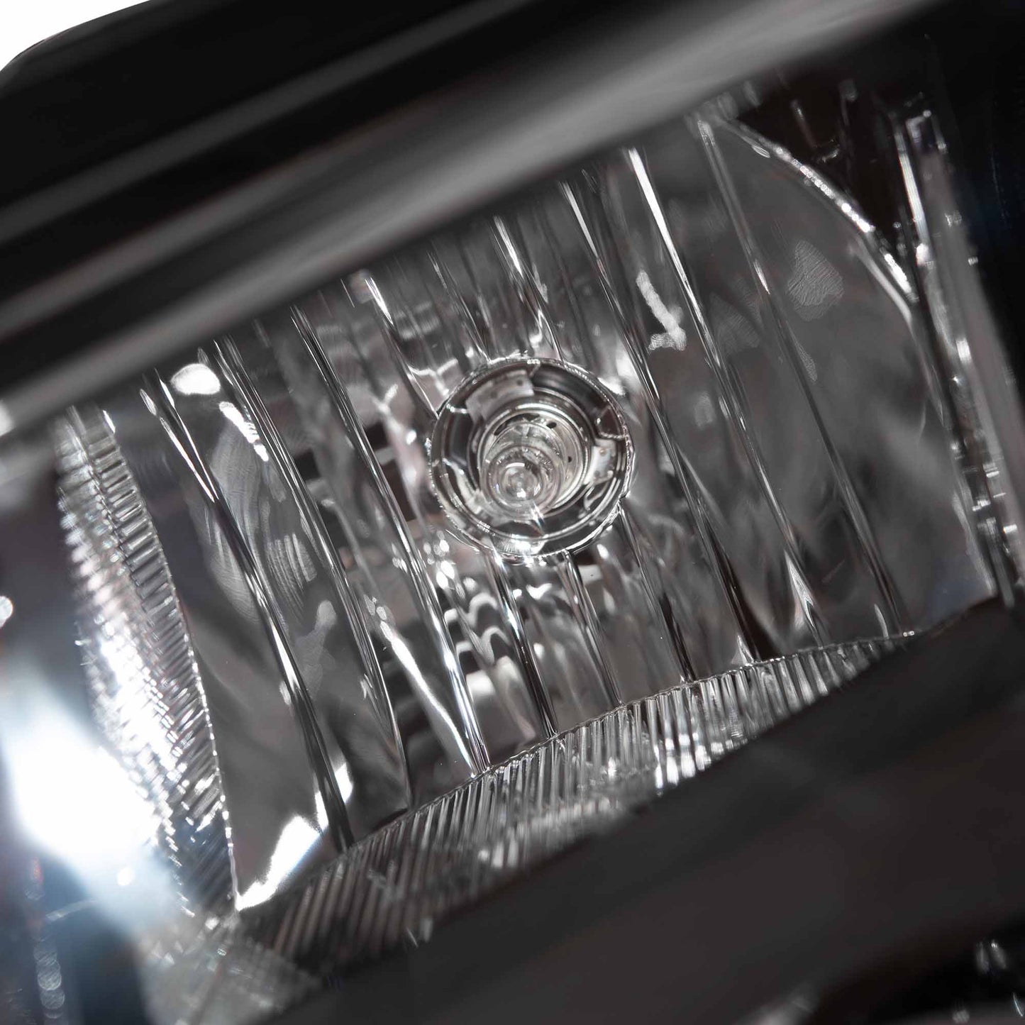 CAPA Certified Halogen Combination Headlight Assembly With Chrome Bezel Left For 2017-2021 Jeep Grand Cherokee 2022 Jeep Grand Cherokee WK