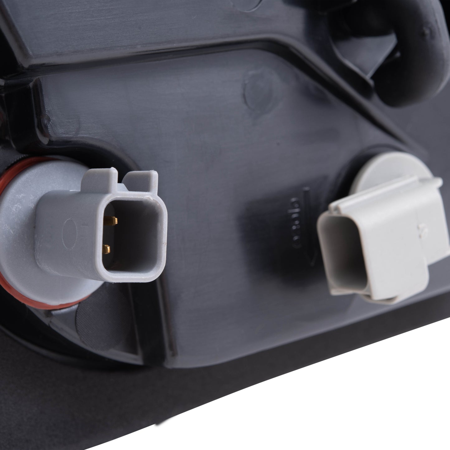 Combination Tail Light With Silver Bezel Without Platinum Insert Driver Left Liftgate Mounted For 2014-2021 Jeep Grand Cherokee Altitude/Laredo/Limited/Overland/Summit LH 2022 Jeep Grand Cherokee WK Altitude/Laredo/Limited/Overland/Summit