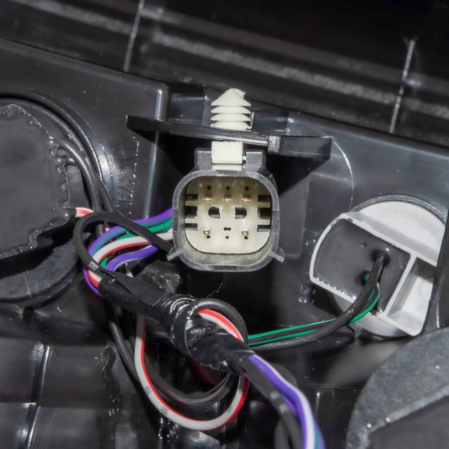 Combination Tail Light Assembly Smoked Red Lens/Clear Back-Up Lens Driver Side Left For 2011-2014 Ford Edge Sport