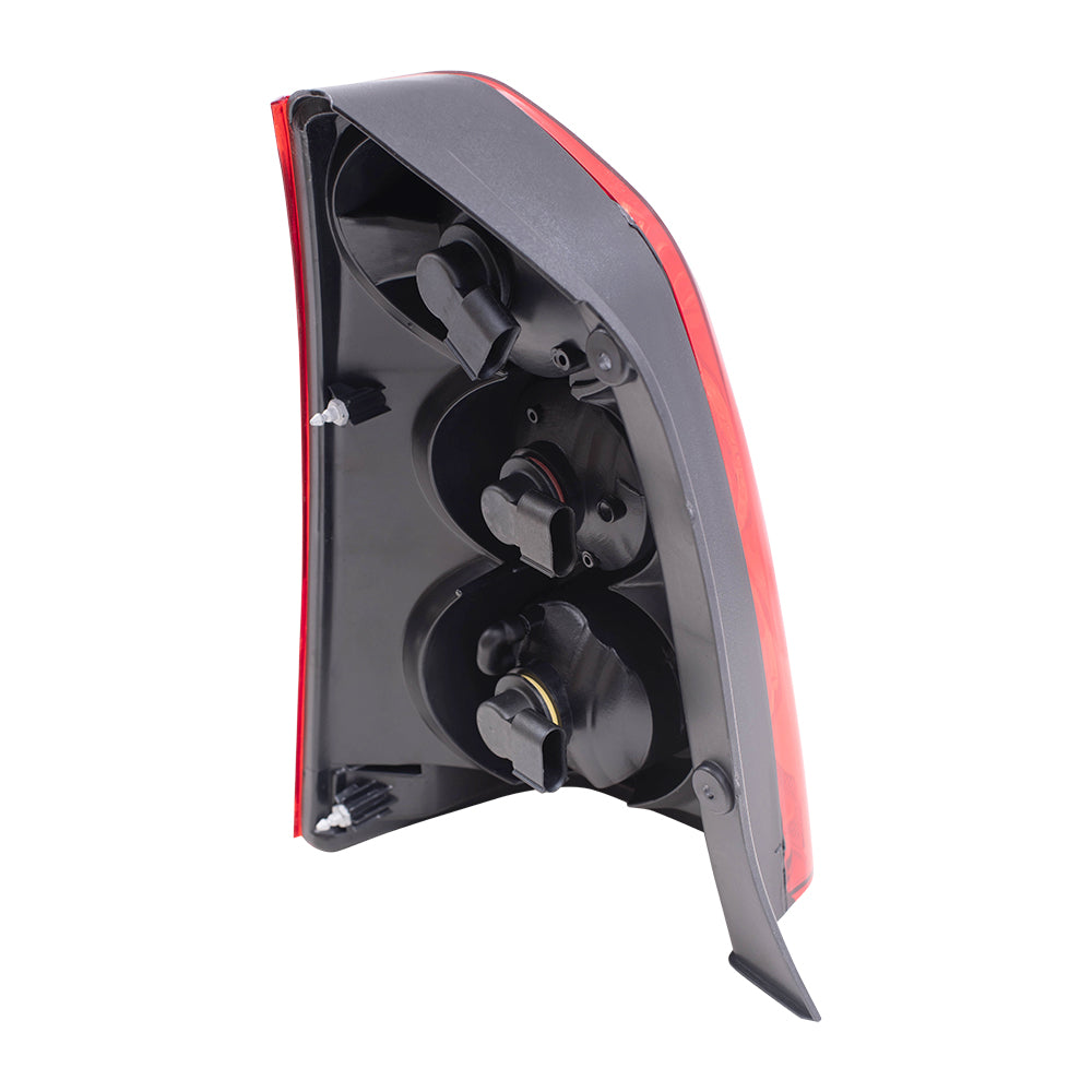 Brock Replacement Passengers Taillight Tail Lamp Compatible with 05-06 SUV EF9151170C