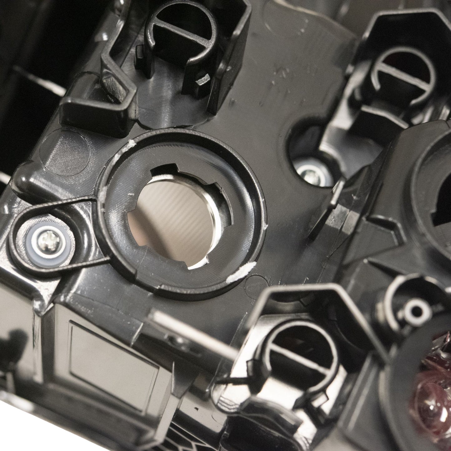 LED Combination Tail Light Lens and Housing Body Mounted Driver Side Left For 2019-2025 Toyota RAV4 Japan Built 2019-2025 Toyota RAV4 Hybrid Japan Built 2021-2024 Toyota RAV4 Prime