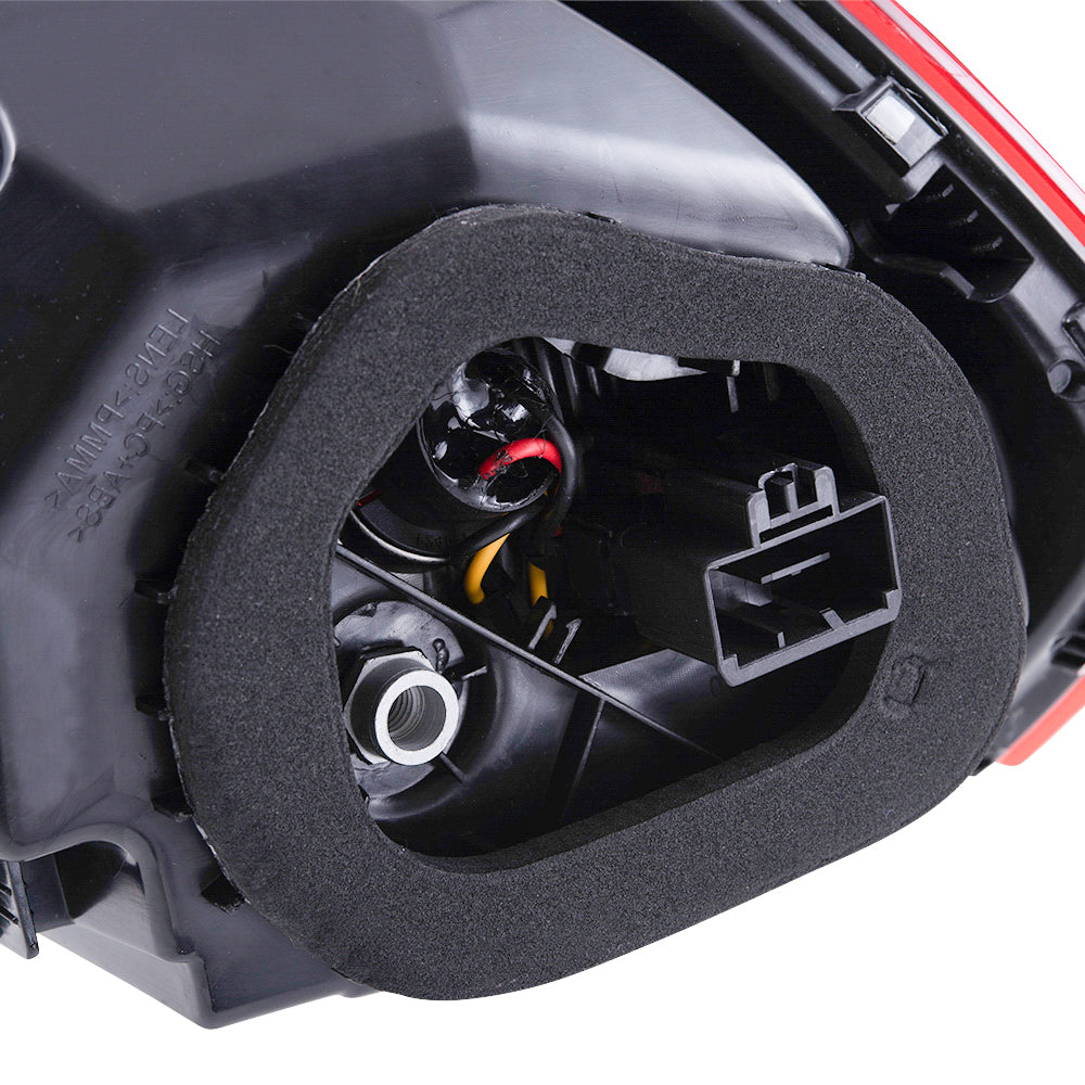 2016-2017 Volkswagen Passat Built To 7/3/16 Halogen Combination Tail Light Assembly Body Mounted Set LH+RH