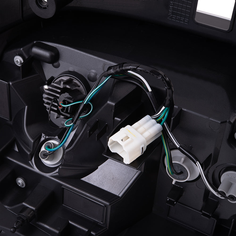 2017-2018 Subaru Forester Combination Tail Light Assembly Set LH+RH