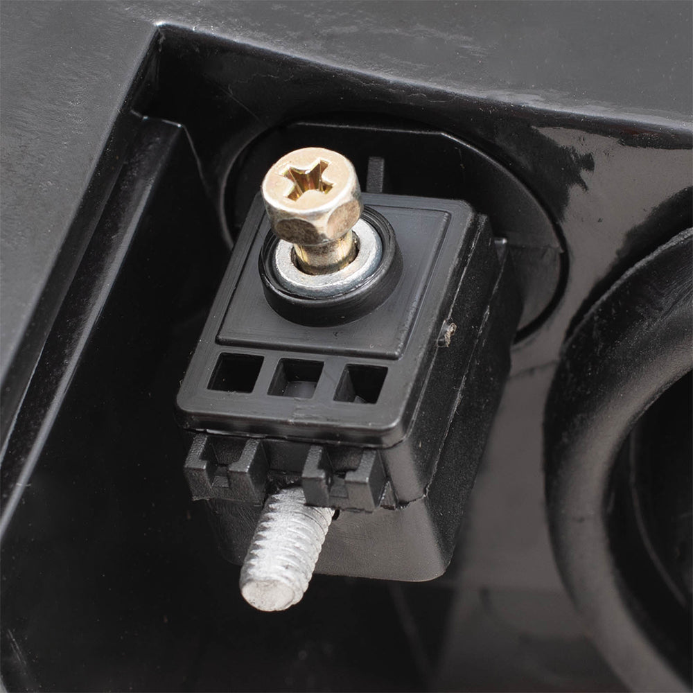 Brock Replacement Driver Headlight Compatible with 2000-2005 Monte Carlo 10349960