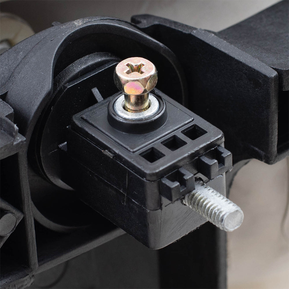 Brock Headlight fits 2002-2004 Saturn Vue Passenger Side Headlamp w/ Housing Assembly