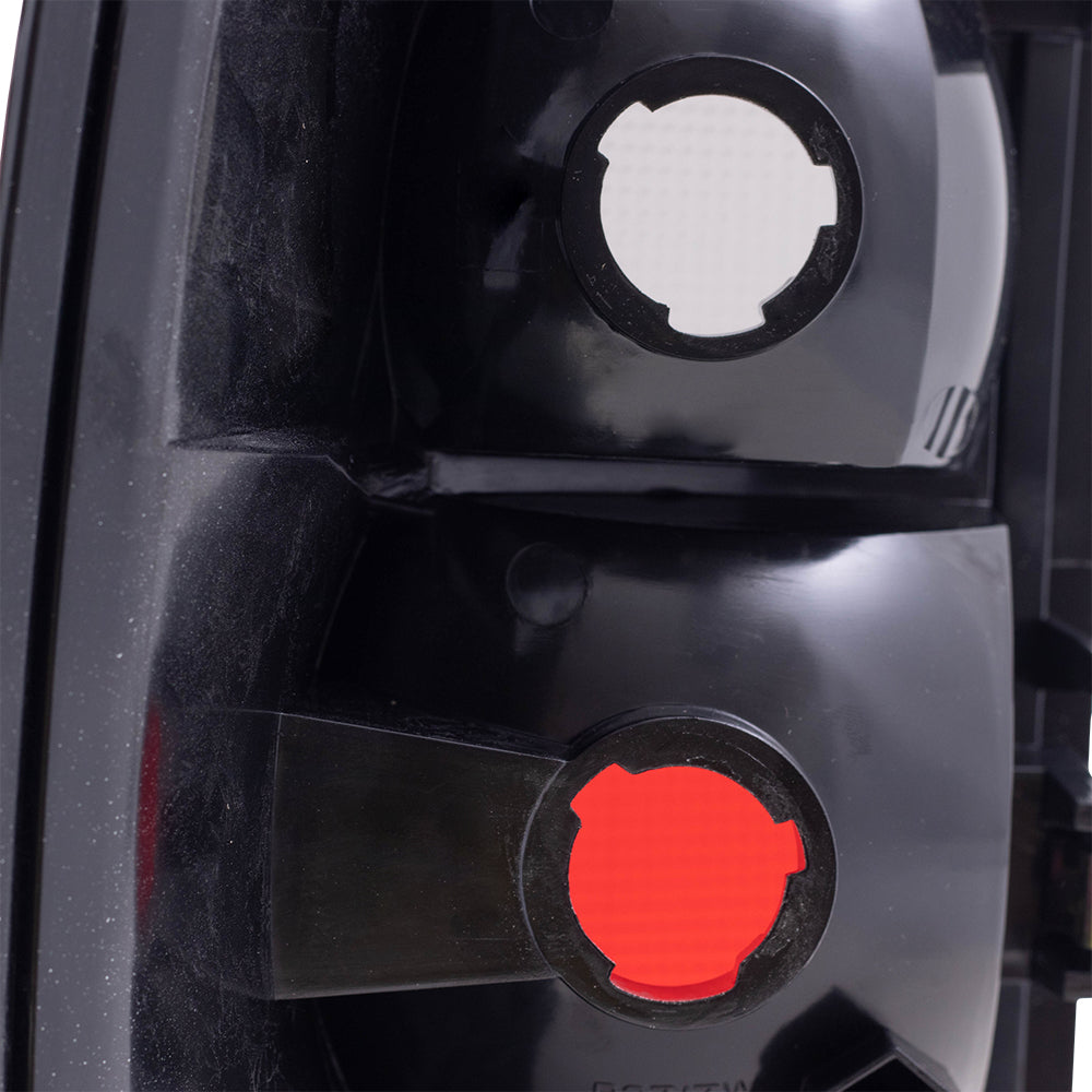 Brock Replacement Passenger Tail Light Compatible with 2000-2003 Tahoe Yukon & Yukon XL Suburban 15224278