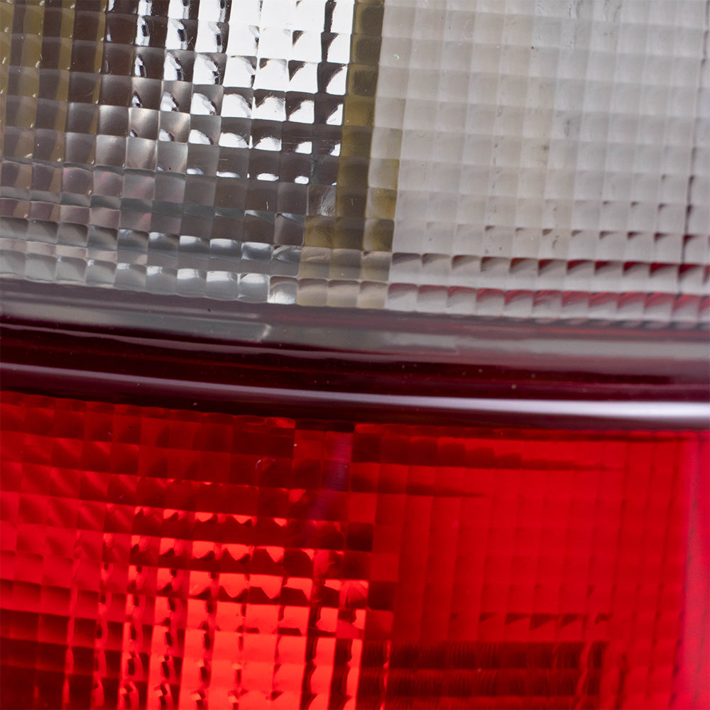 Brock Replacement Passenger Tail Light Compatible with 2000-2003 Tahoe Yukon & Yukon XL Suburban 15224278