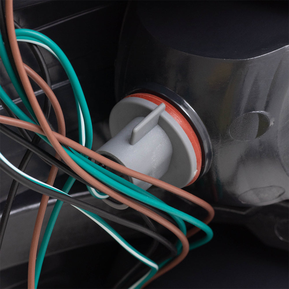 Brock Replacement Driver and Passenger Side Tail Light Assemblies Compatible with 25958482 25958483