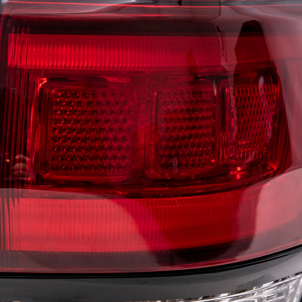 Tail Light Assembly Body Mounted Driver Side Left For 2014-2021 Jeep Grand Cherokee SRT/Trackhawk