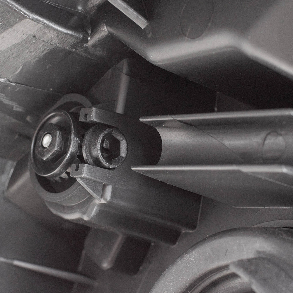 Drivers Halogen Headlamp Assembly for 07-11 Nissan Versa Sedan & 07-12 Hatchback