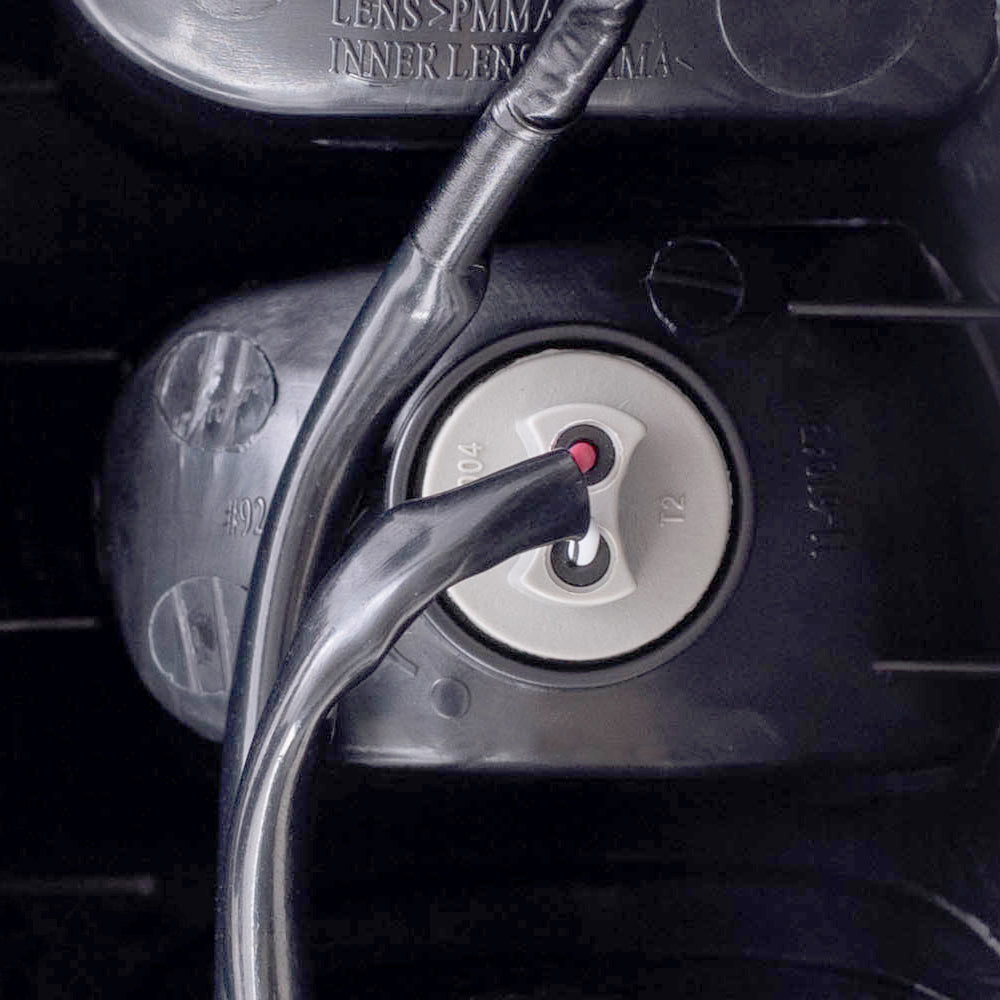 Brock Replacement Driver and Passenger Side Quarter Mounted Tail Light Assemblies Compatible with 01-04 Sequoia