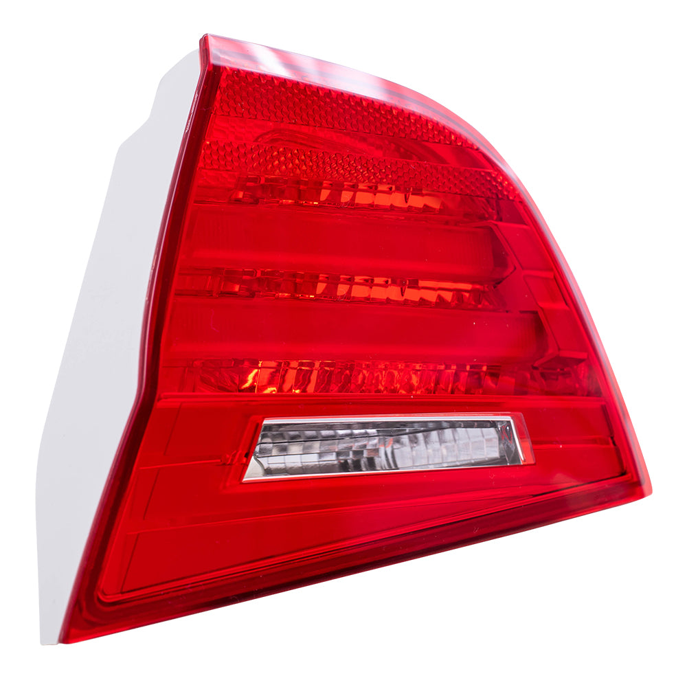 Tail Light fits 2009-2011 BMW 3 Series E90 Sedan Passenger Side Lid Mounted Lamp